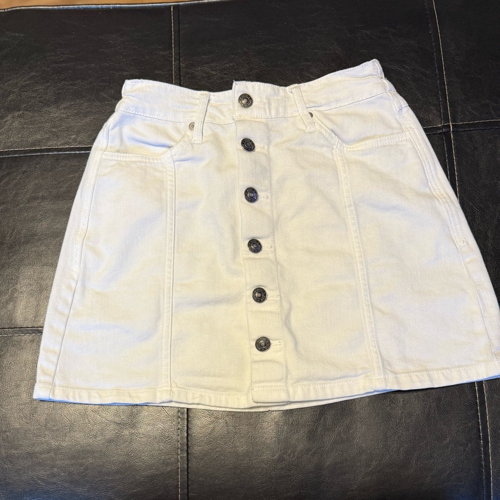 Stylish White Button-Up Skirt